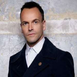 Jonny Lee Miller